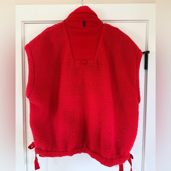 Free People FP Movement Scout It Out Red Sherpa Vest XL - Picture 5 of 5